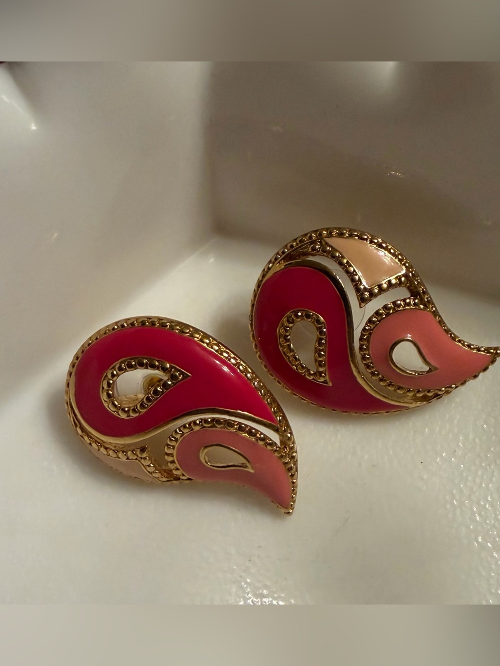 Vintage Avon Pink Paisley “Kaleidoscope” Earrings in Gold-Tone